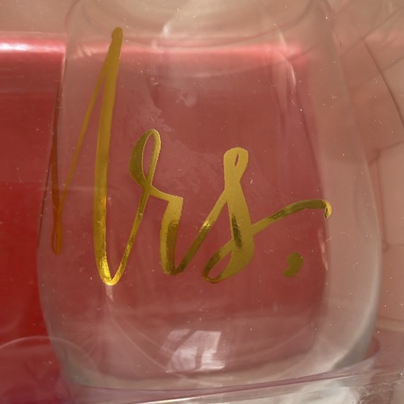 Mr and Mrs stemless wine 🍷 glasses - Picture 4 of 7